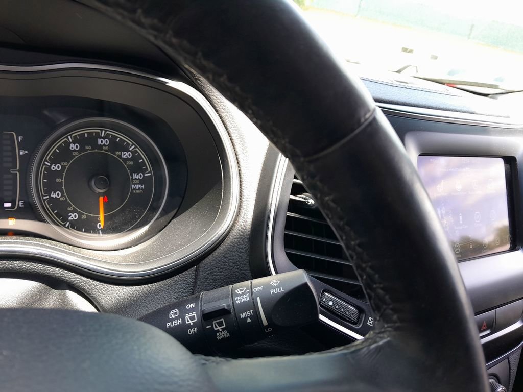 Used 2019 Jeep Cherokee Latitude Plus AWD/4WD image 21