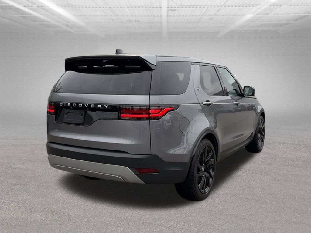 Used 2025 Land Rover Discovery S AWD/4WD image 5
