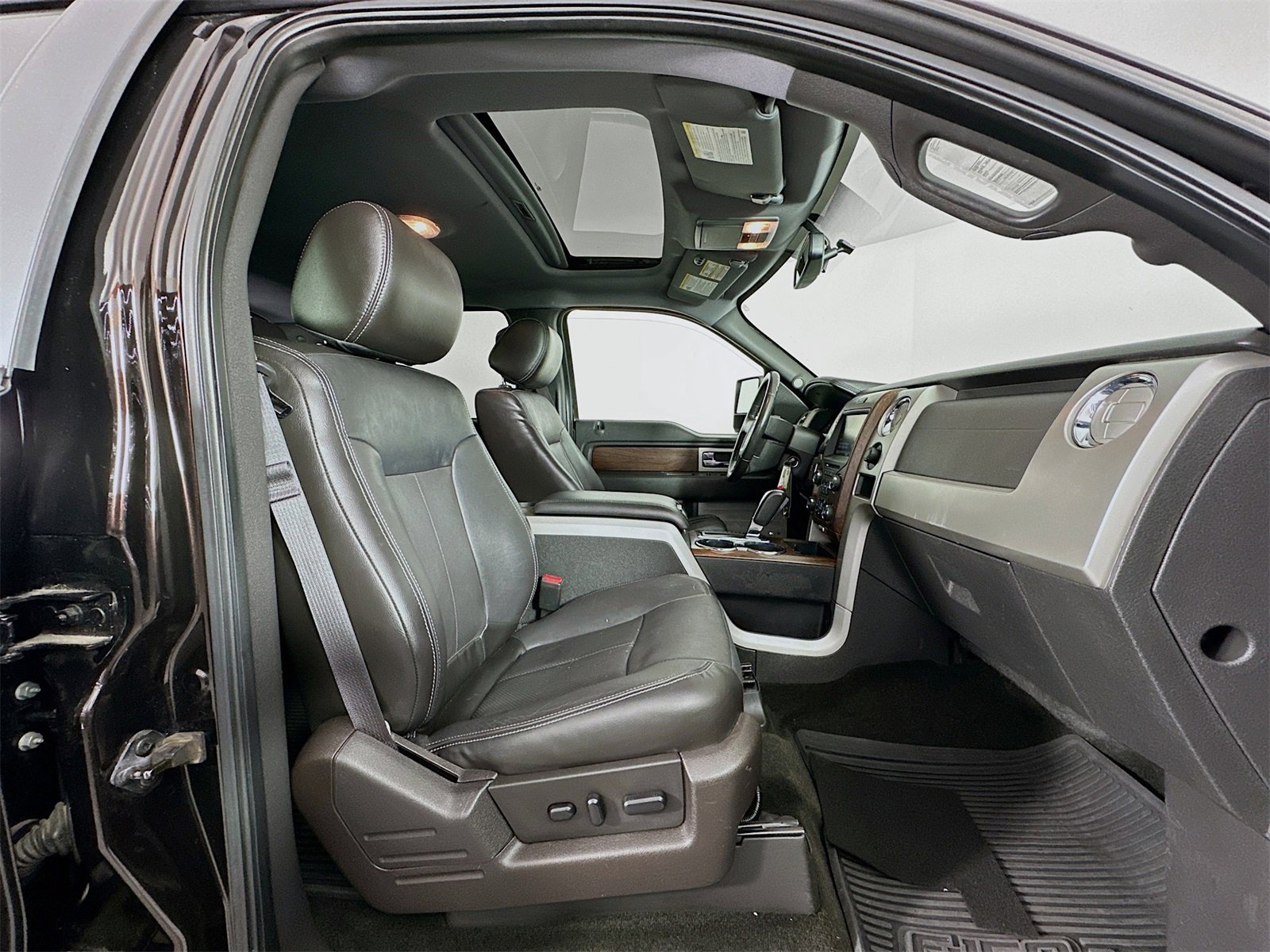 Used 2014 Ford F150 Lariat w/ Equipment Group 502A Luxury image 30