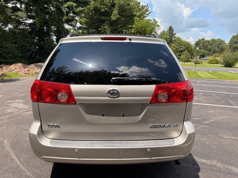 Used 2008 Toyota Sienna LE FWD image 7