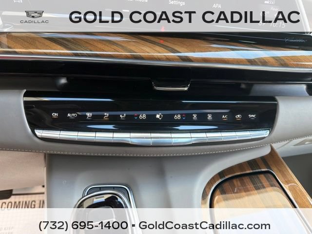 Used 2024 Cadillac Escalade Premium Luxury Platinum AWD/4WD image 36