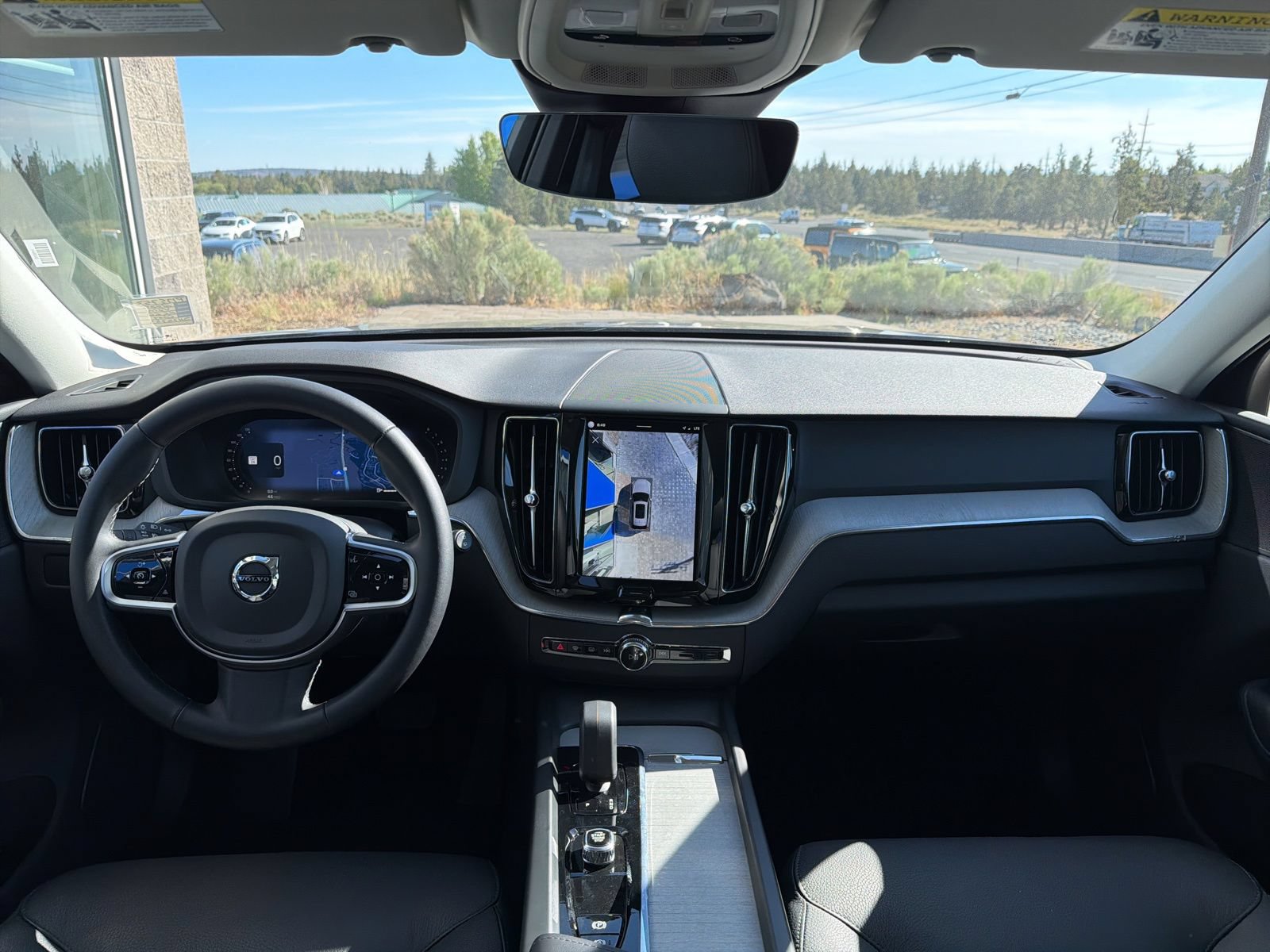 Used 2025 Volvo XC60 B5 Plus AWD/4WD image 10
