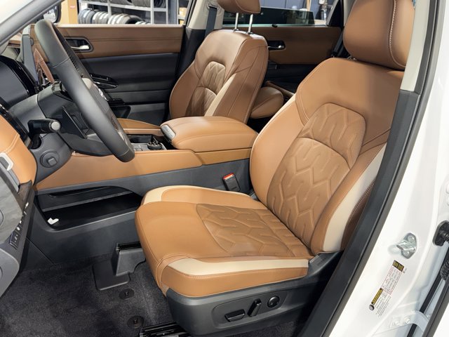 New 2026 Nissan Pathfinder Platinum image 21