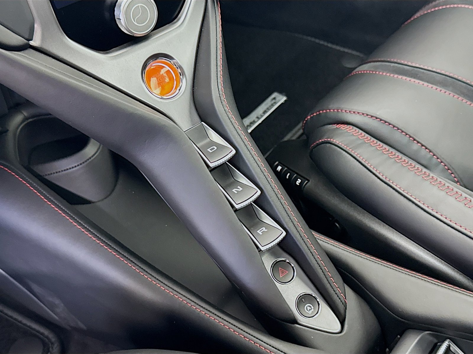 Used 2026 McLaren 750S Spider RWD image 15
