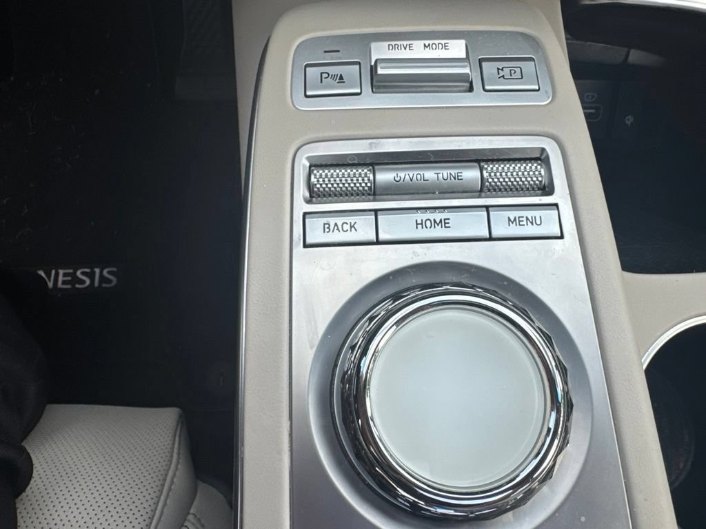Used 2022 Genesis GV70 2.5T w/ Select Package AWD/4WD image 16