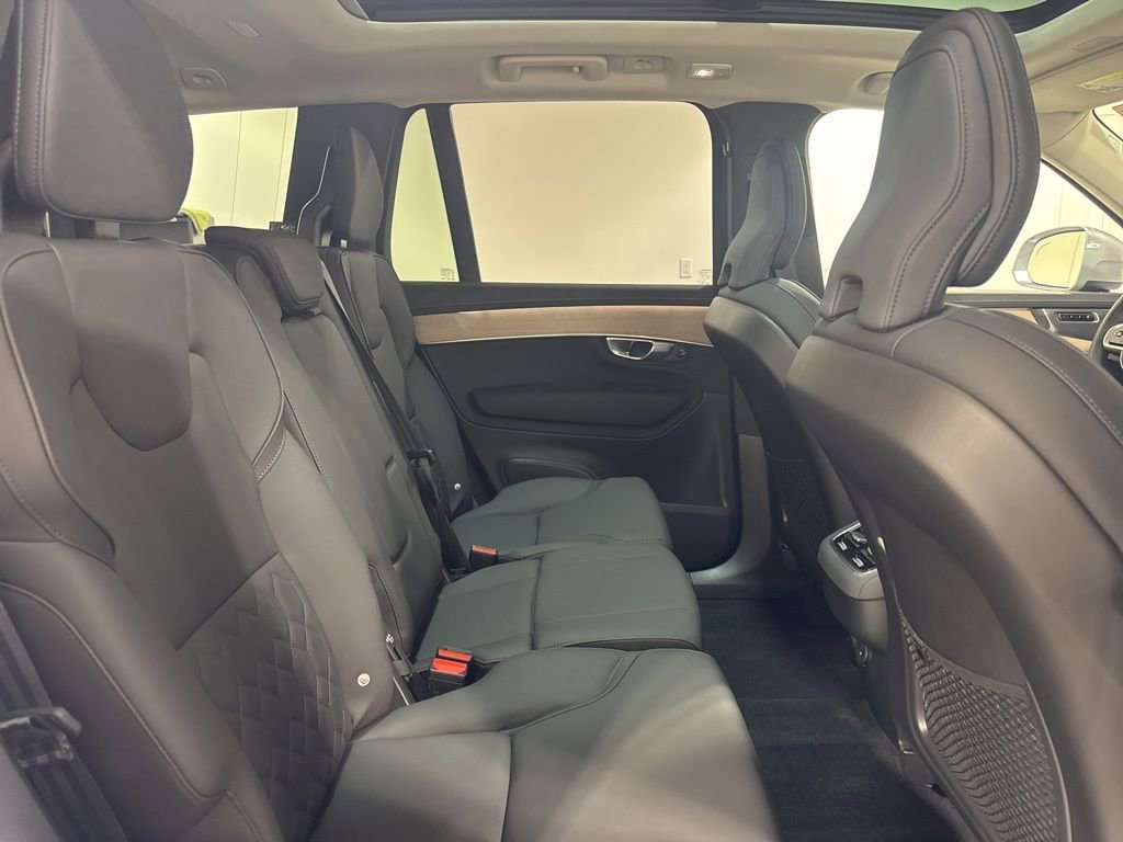 Used 2026 Volvo XC90 B5 Plus w/ Protection Package image 25