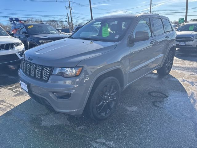 Certified 2022 Jeep Grand Cherokee Laredo X image 3
