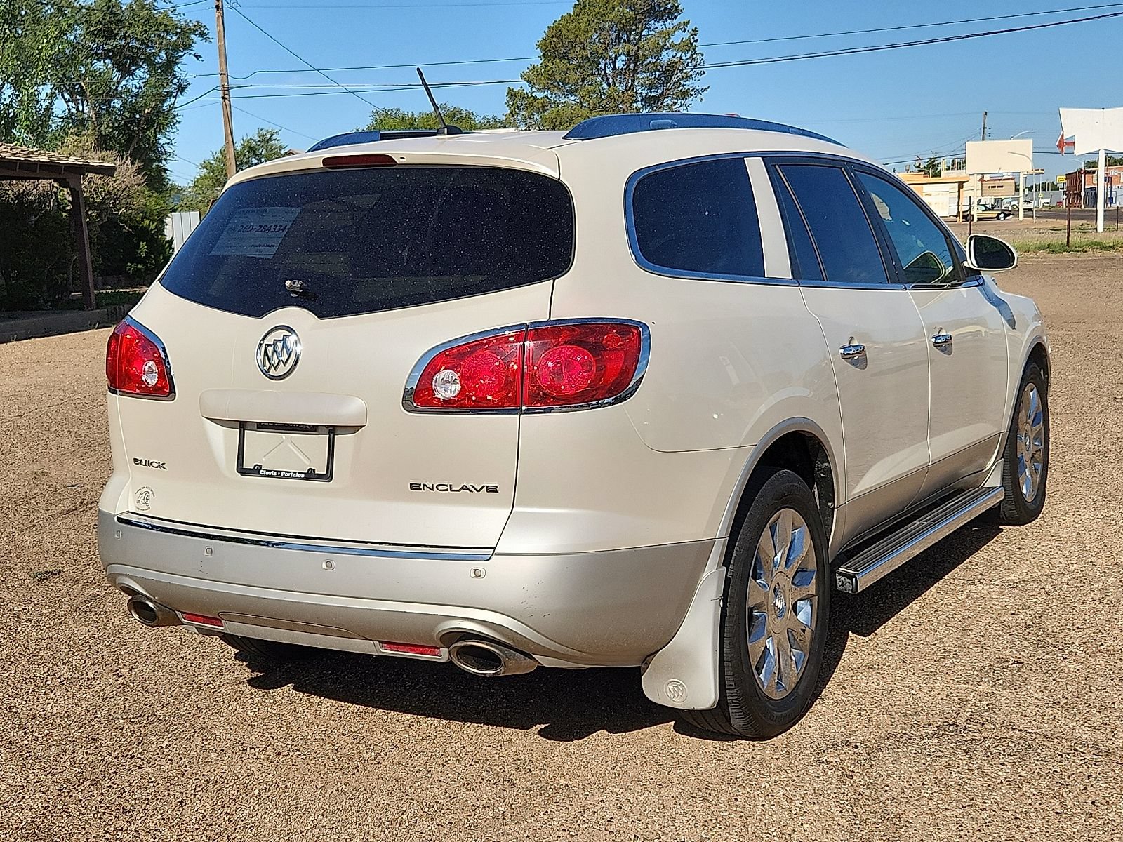 Used 2012 Buick Enclave Premium w/ LPO, Cargo Convenience Pkg FWD image 4