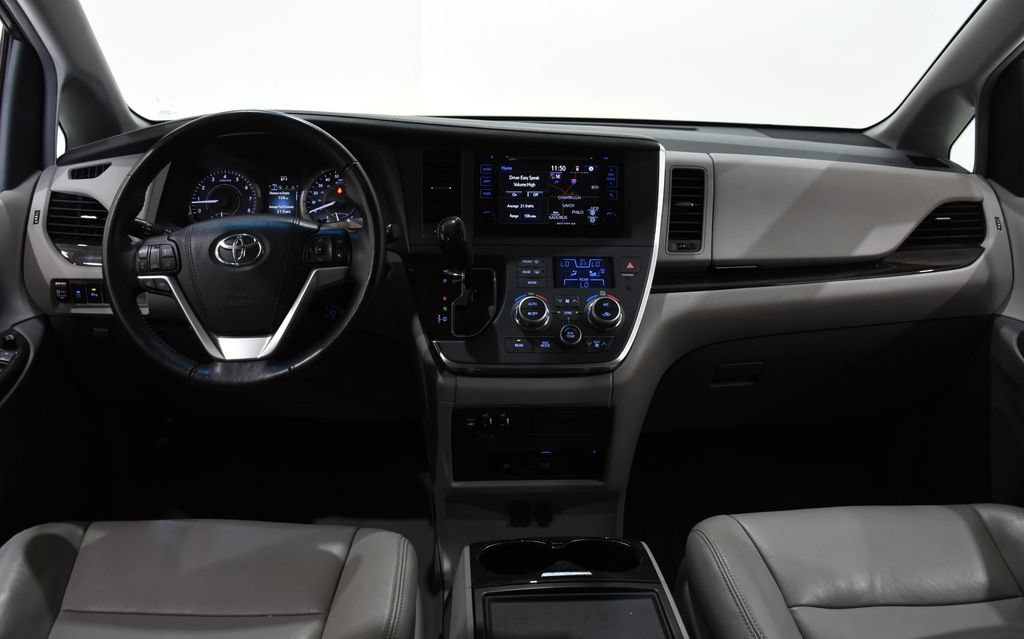 Used 2015 Toyota Sienna XLE Premium FWD image 8