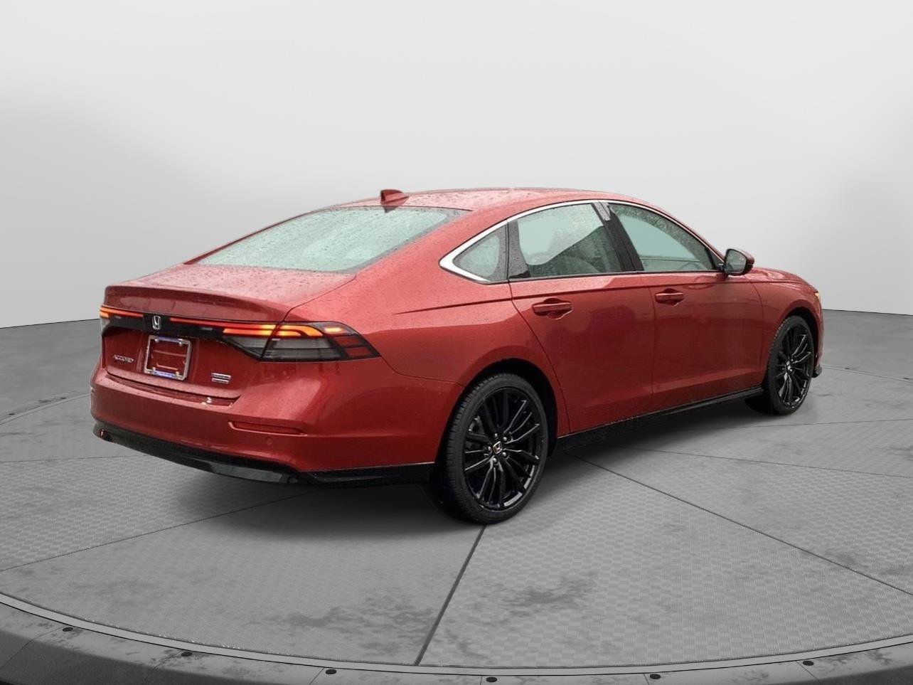 Used 2023 Honda Accord Touring image 3