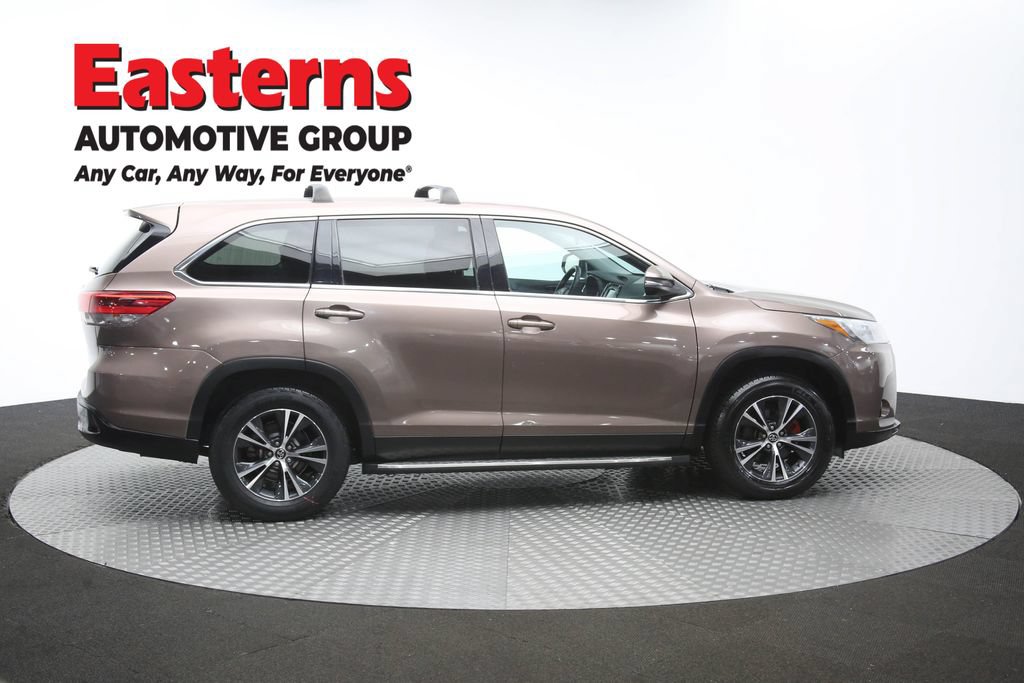 Used 2019 Toyota Highlander LE FWD image 43