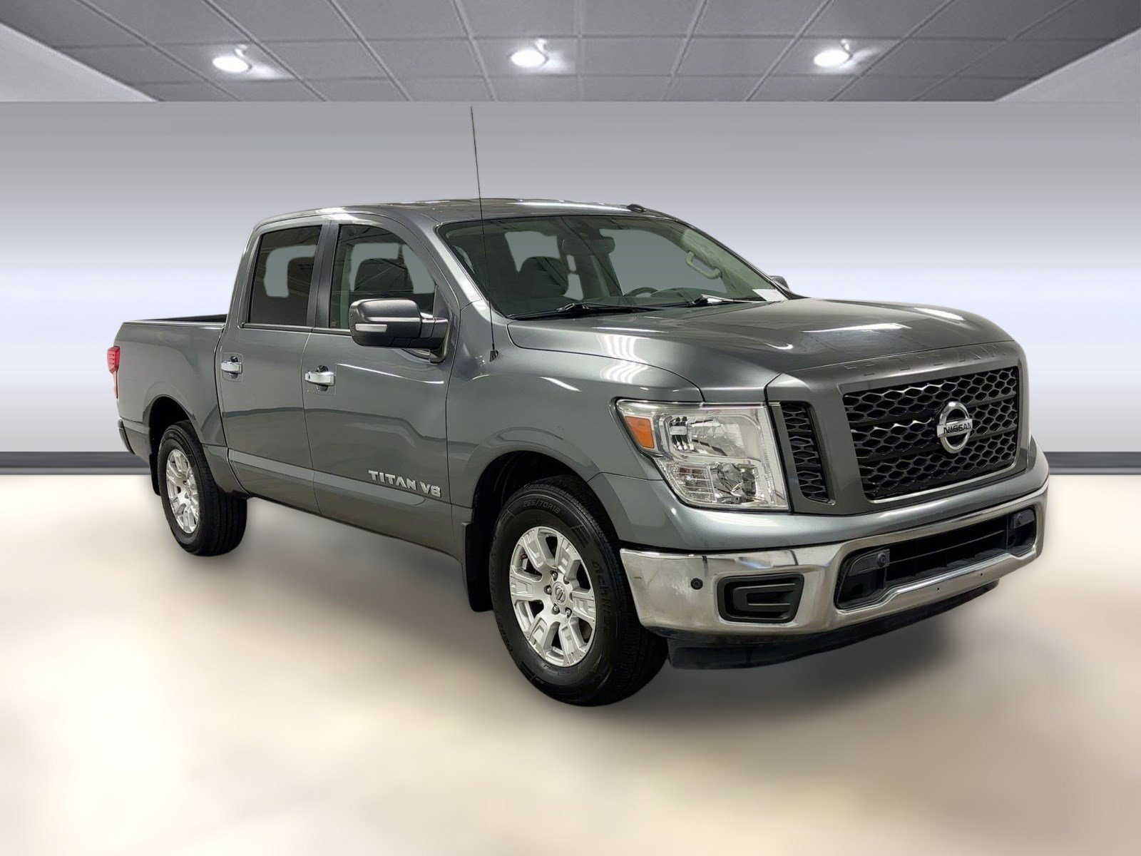 Used 2019 Nissan Titan SV w/ SV Convenience Package image 6