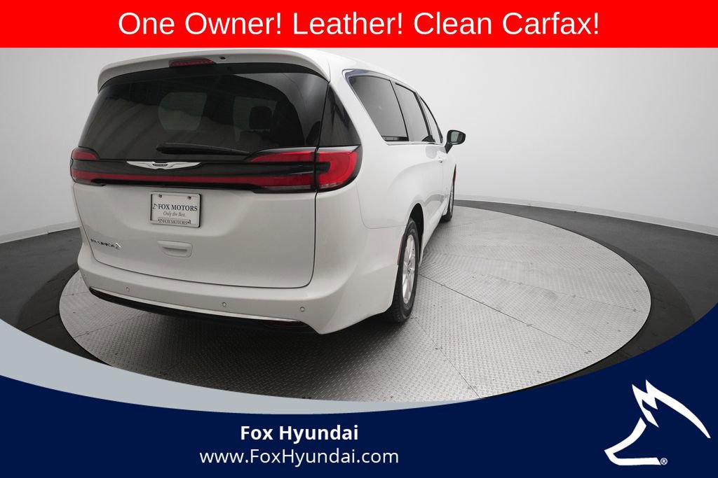Used 2023 Chrysler Pacifica Touring-L FWD image 30