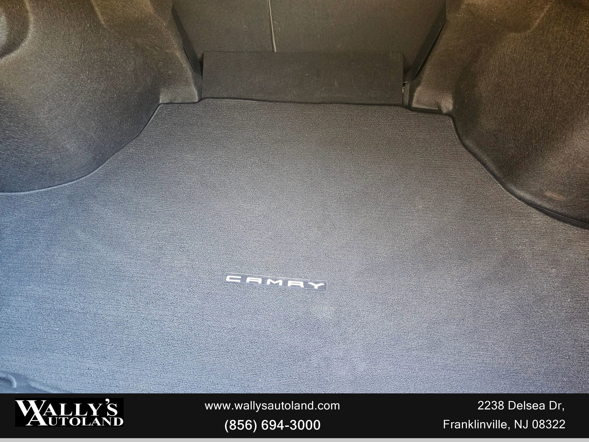 Used 2020 Toyota Camry XLE w/ Driver Assist Package image 9