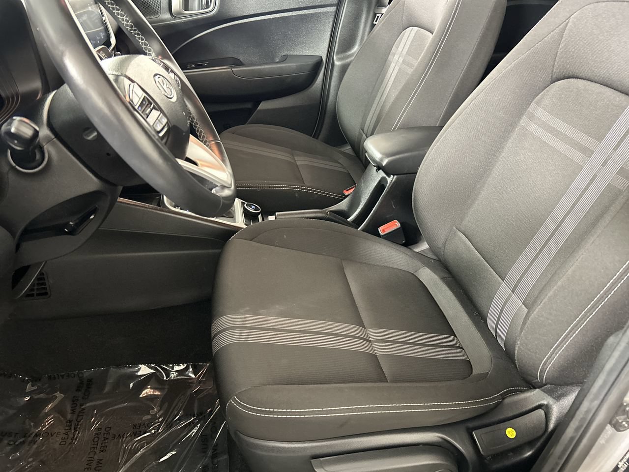 Used 2025 Hyundai Venue SEL FWD image 21
