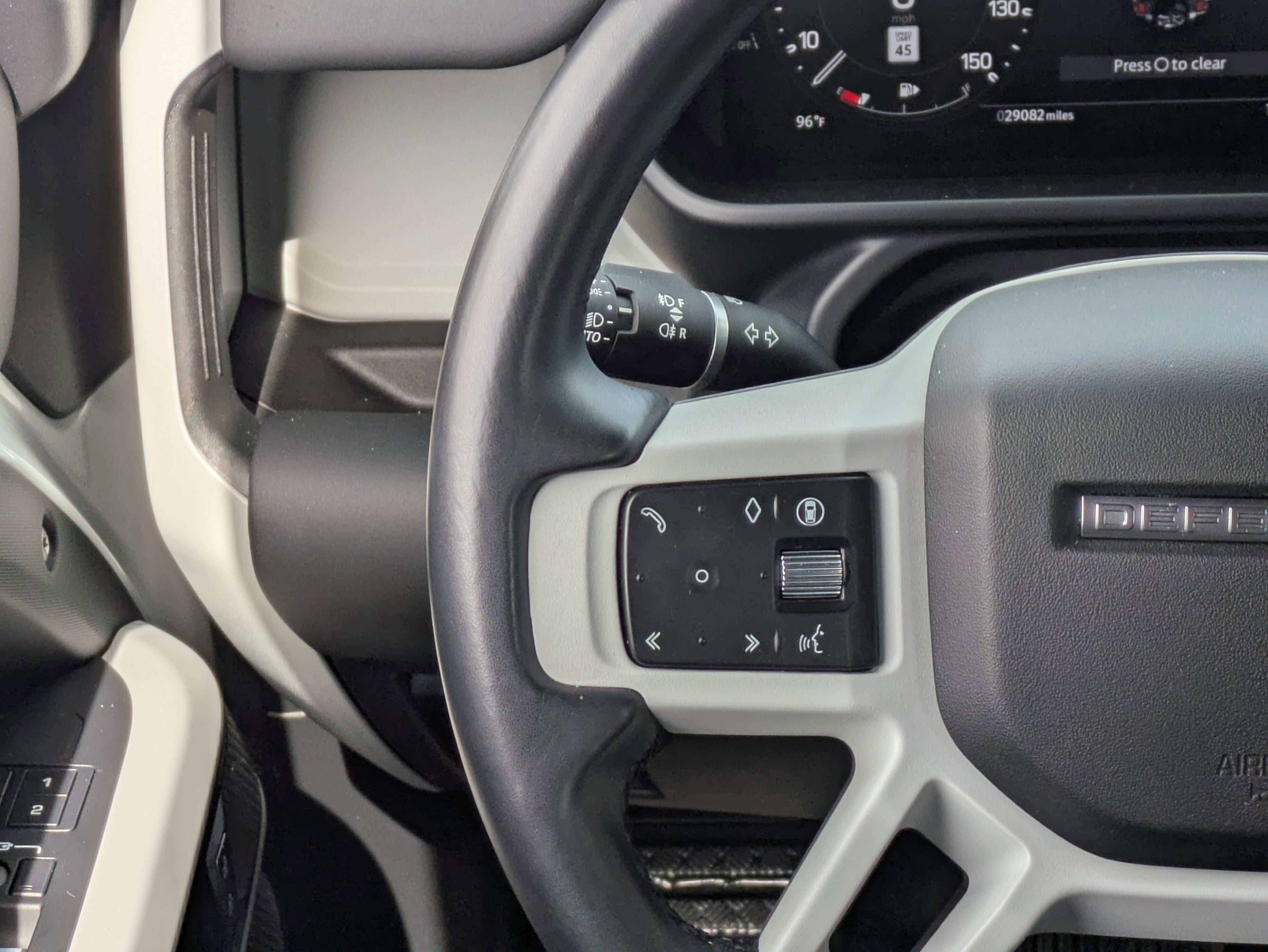 Used 2024 Land Rover Defender 110 S image 23