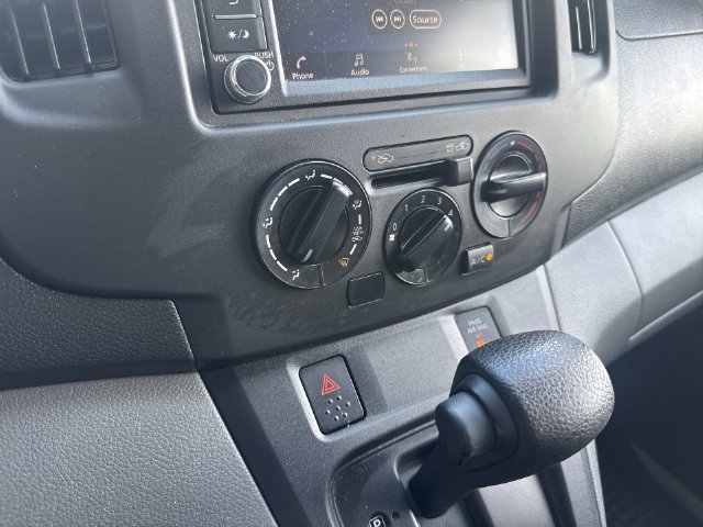 Used 2020 Nissan NV200 S FWD image 22
