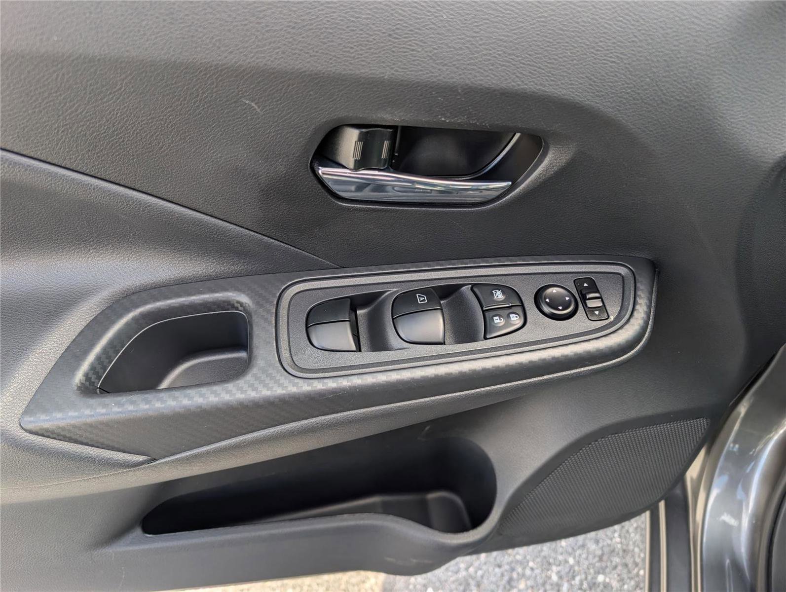 Used 2024 Nissan Versa SV w/ Trunk Package image 19