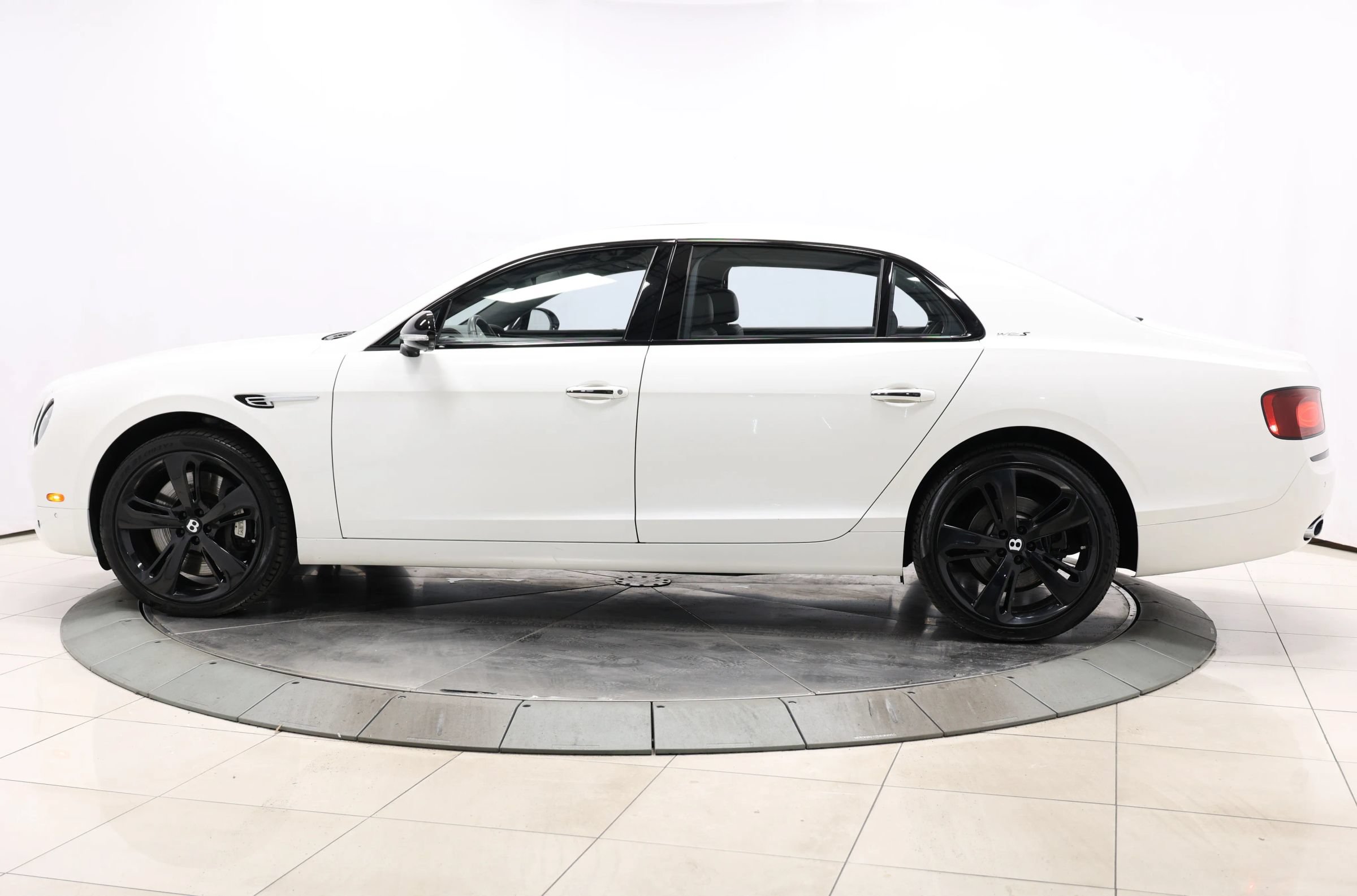 Used 2018 Bentley Flying Spur S W12 AWD/4WD image 10
