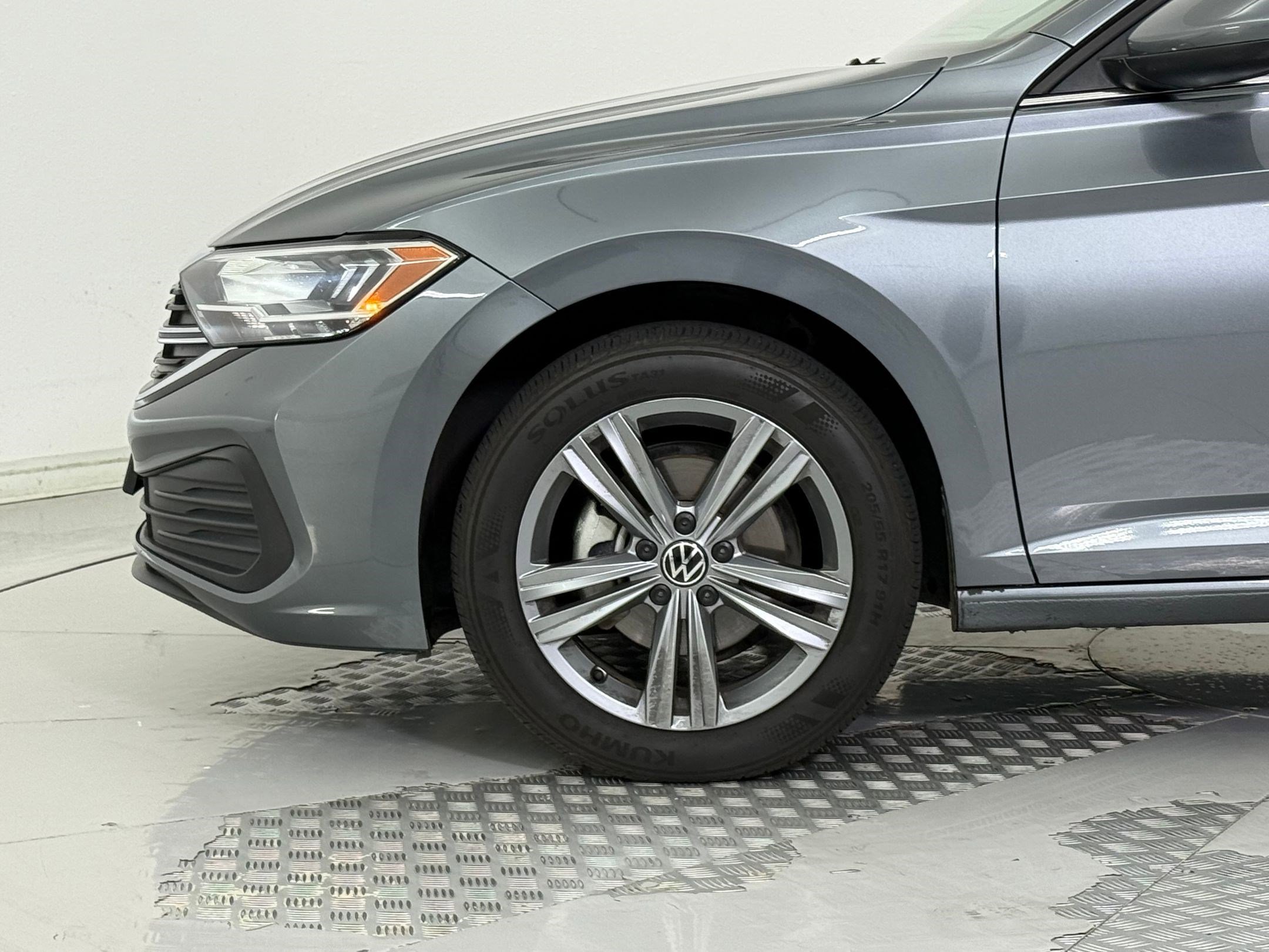 Used 2024 Volkswagen Jetta SE image 23