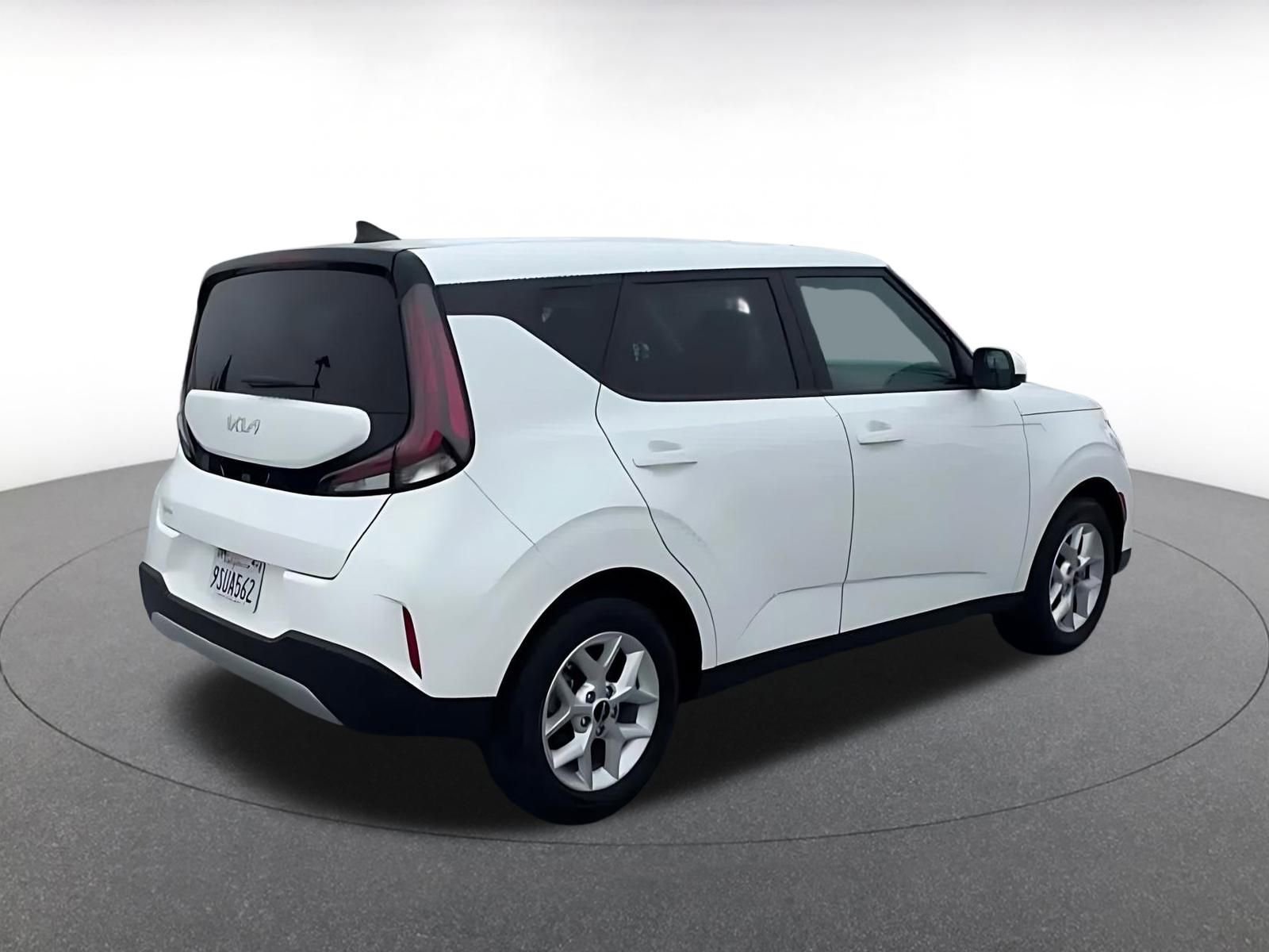 Used 2025 Kia Soul LX w/ LX Technology Package image 14