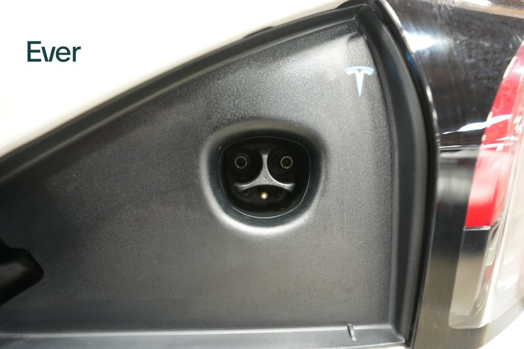 Used 2023 Tesla Model S Standard Range AWD/4WD image 10