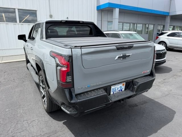 Used 2025 Chevrolet Silverado EV RST AWD/4WD image 4