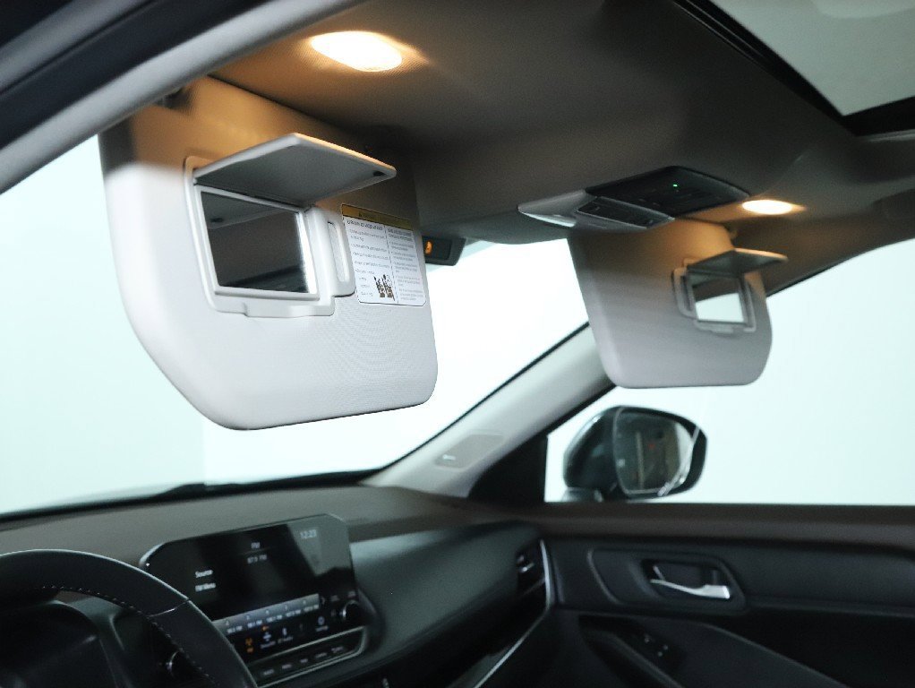 Used 2023 Nissan Rogue SL w/ SL Premium Package image 20