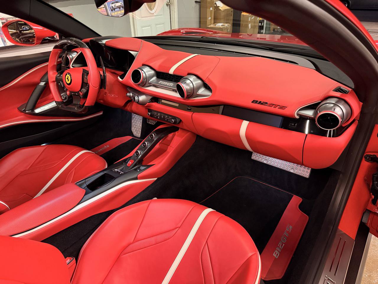 Used 2023 Ferrari 812 GTS RWD image 25