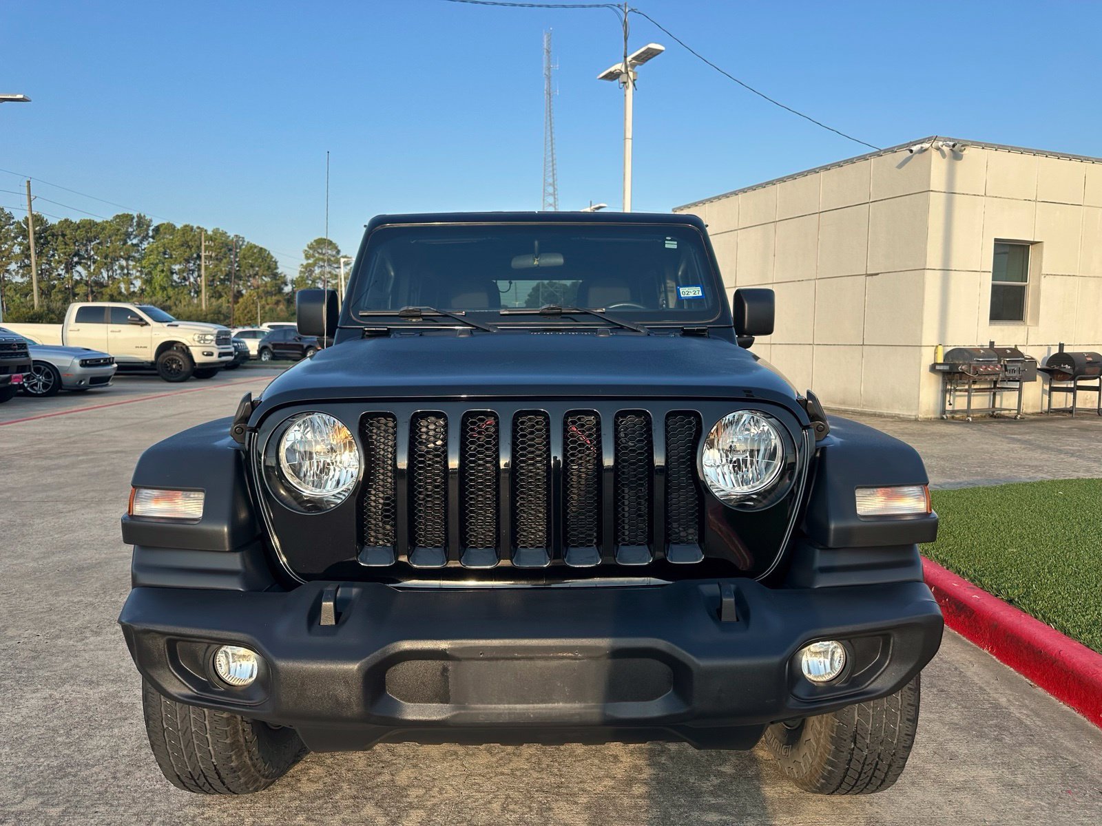Used 2019 Jeep Wrangler Unlimited Sport S AWD/4WD image 2