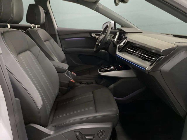 Used 2024 Audi Q4 e-tron Prestige image 23