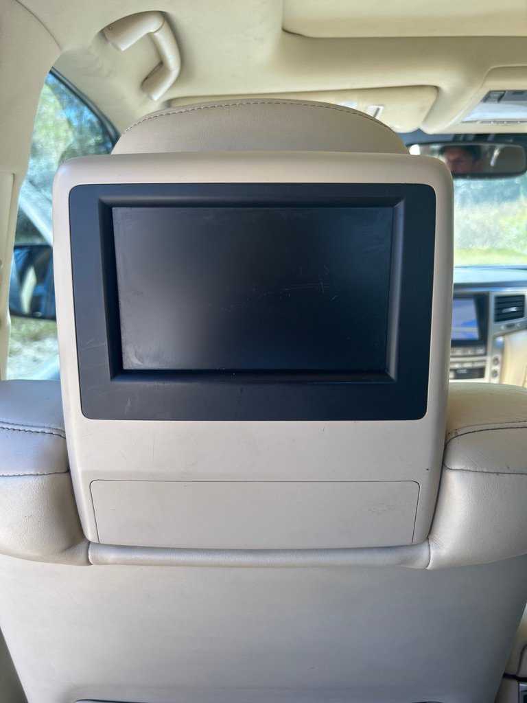 Used 2014 Lexus LX 570 4WD image 23