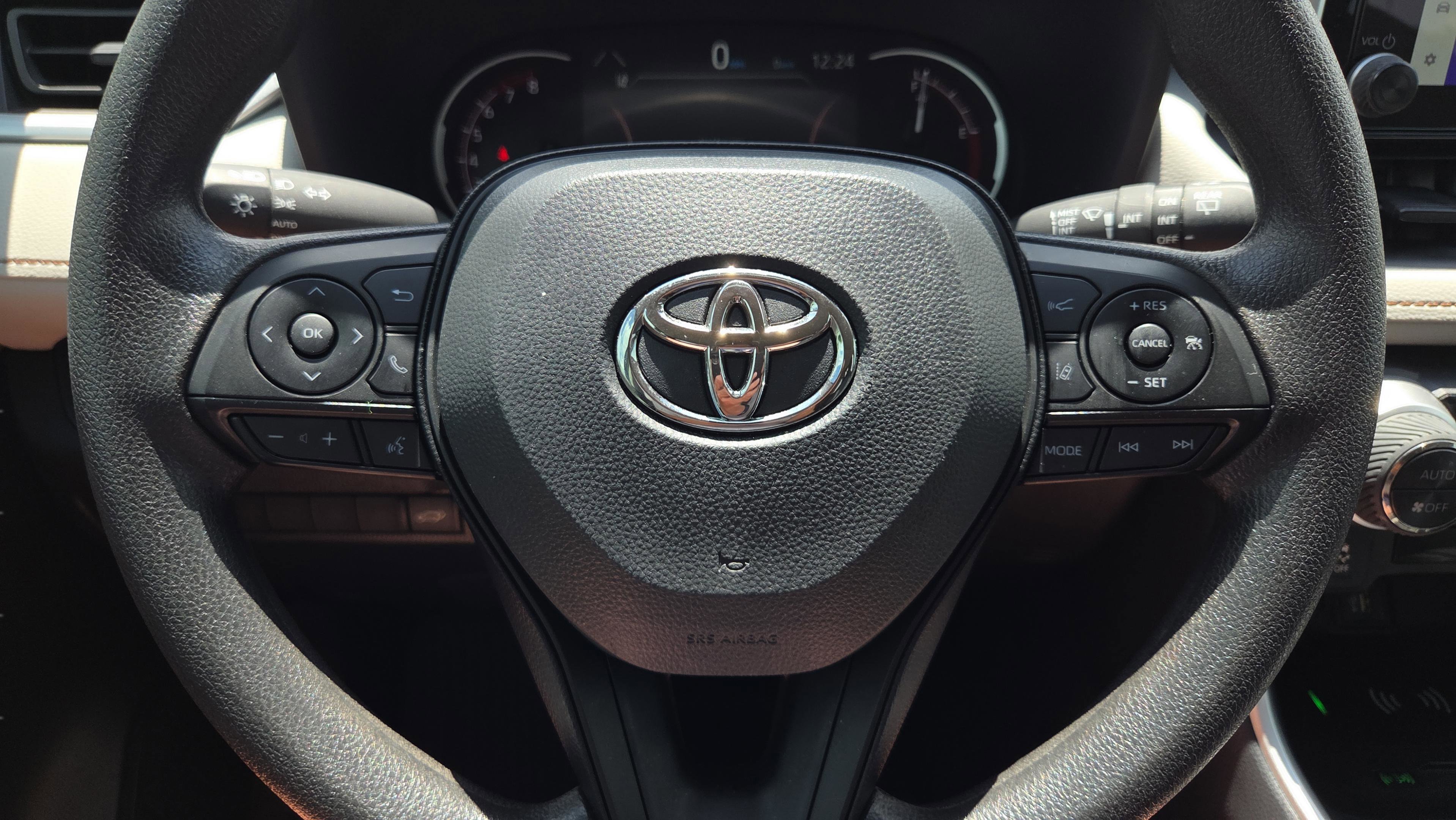 Certified 2025 Toyota RAV4 XLE w/ Convenience Package FWD image 31