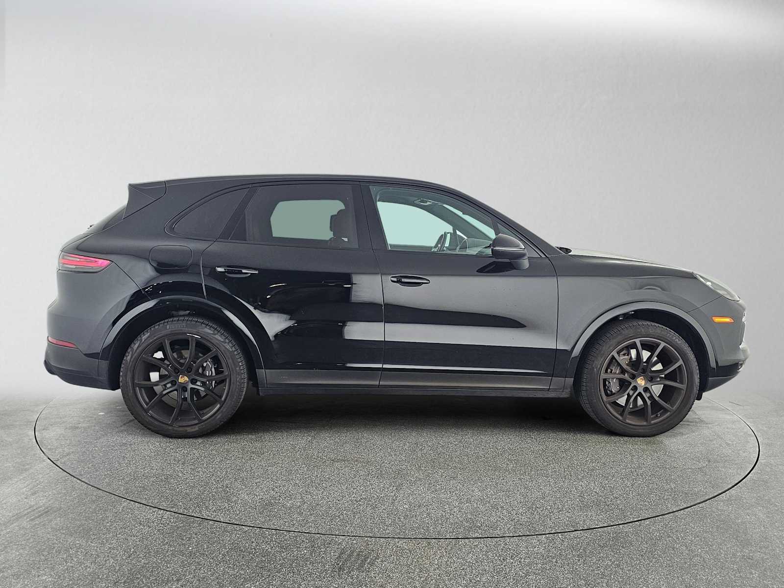 Used 2023 Porsche Cayenne Platinum Edition AWD/4WD image 6