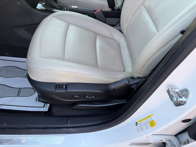 Used 2018 Buick Encore Essence w/ Experience Buick Package FWD image 19