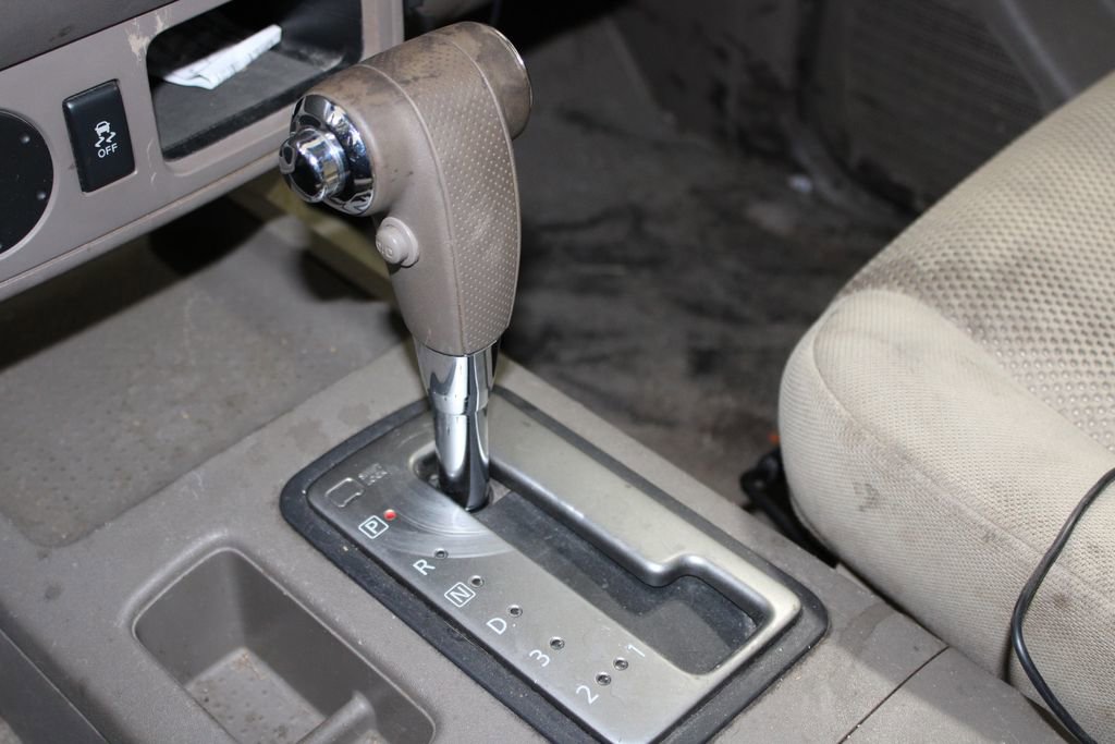 Used 2014 Nissan Frontier SV image 27