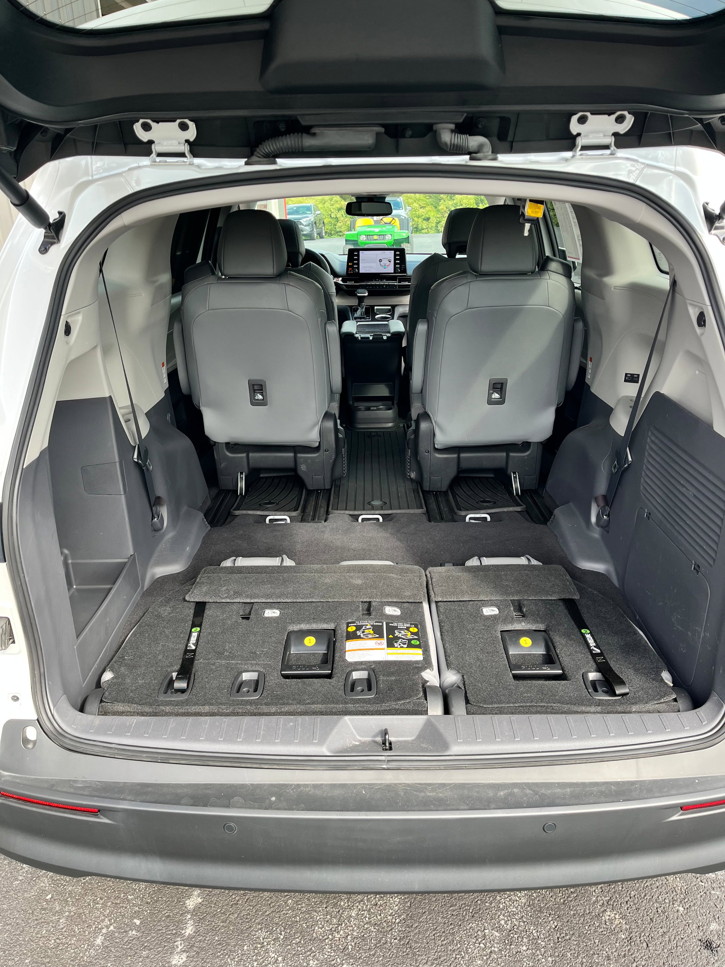 Certified 2022 Toyota Sienna XLE AWD/4WD image 8
