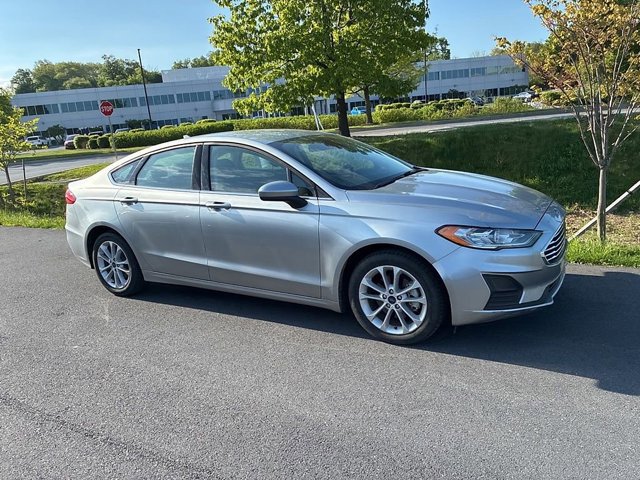 Used 2020 Ford Fusion SE FWD image 4