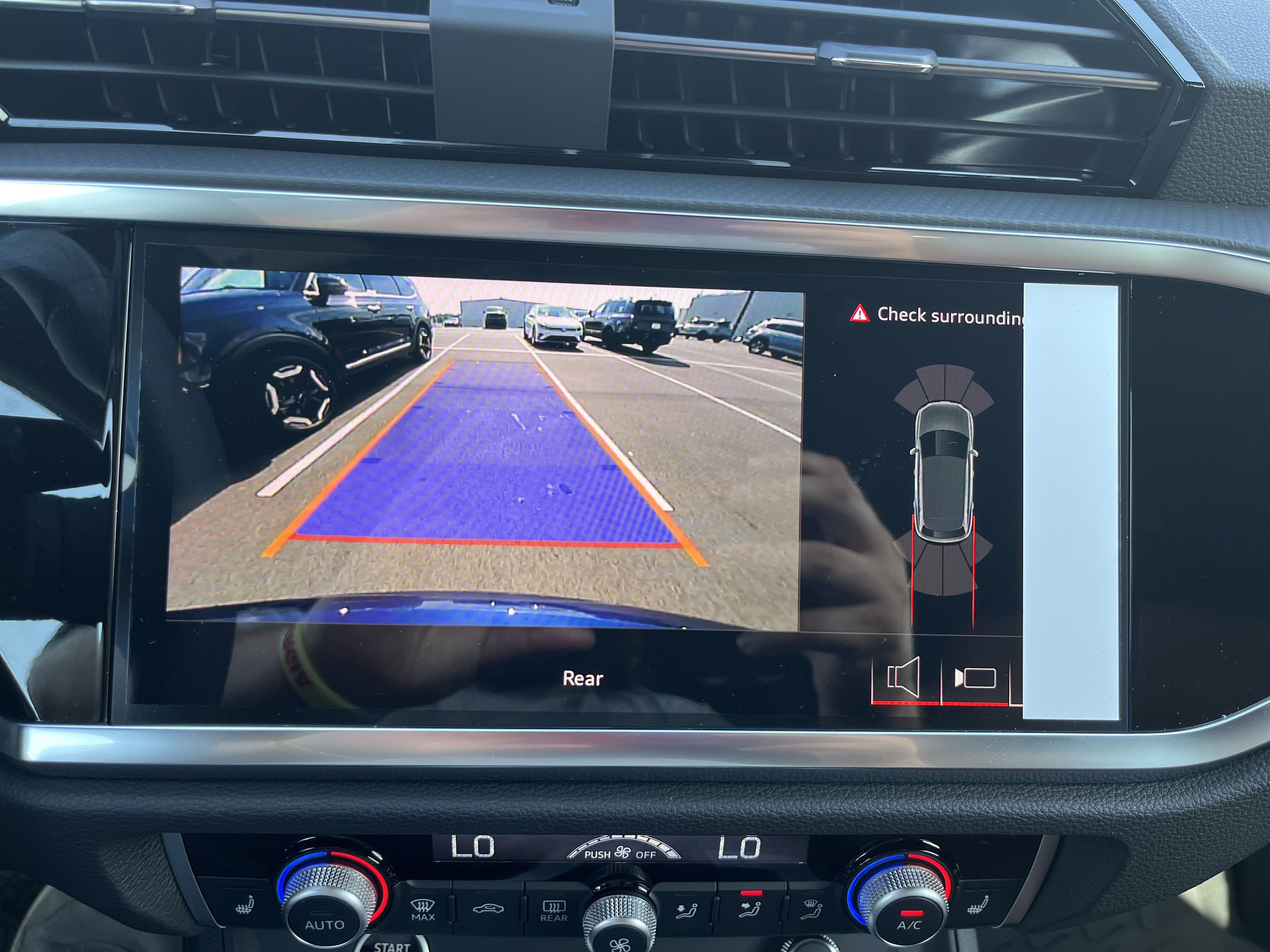 New 2025 Audi Q3 2.0T Premium image 10