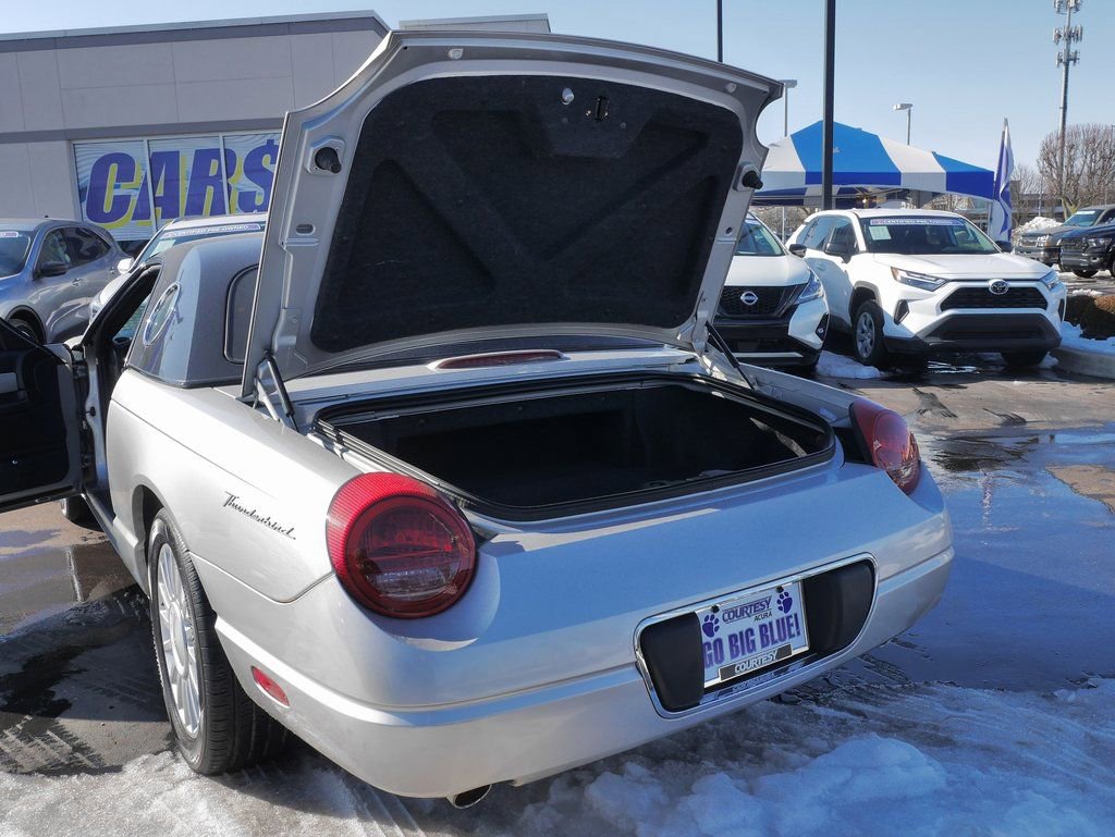 Used 2005 Ford Thunderbird image 19