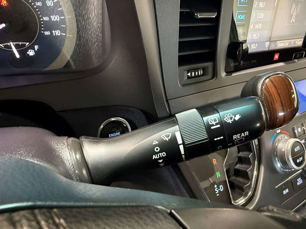Used 2017 Toyota Sienna Limited AWD/4WD image 36