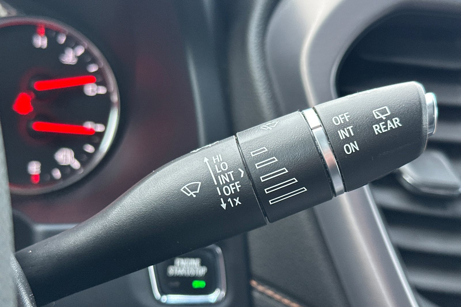 Used 2022 GMC Acadia AT4 w/ Technology Package image 41