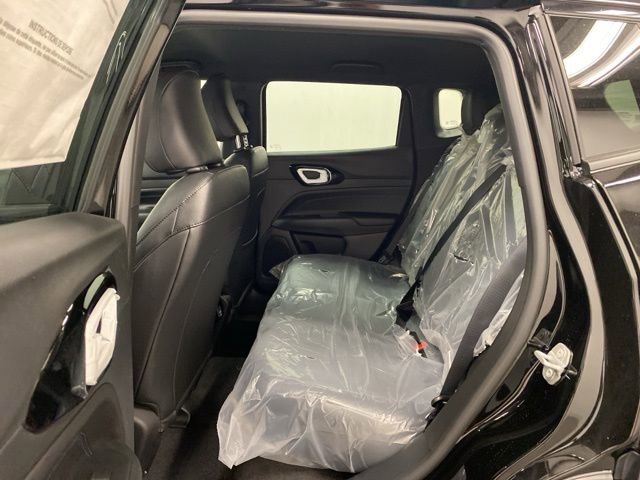 Used 2026 Jeep Compass Latitude image 18