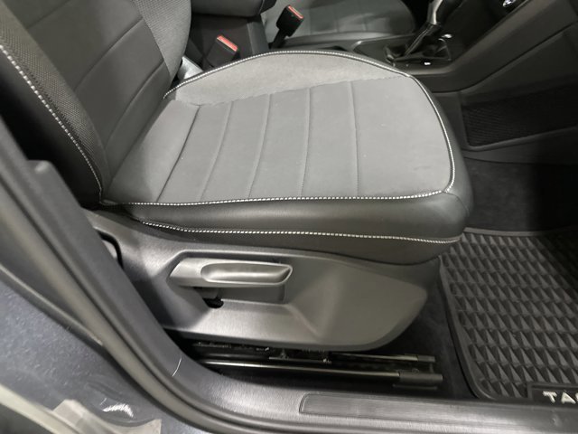 Certified 2022 Volkswagen Taos SE image 37