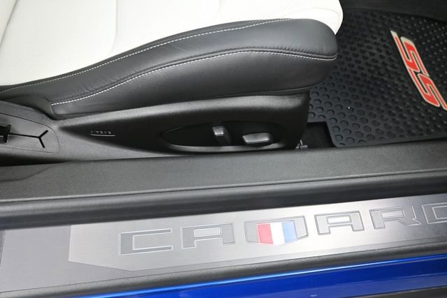 Used 2018 Chevrolet Camaro SS RWD image 26