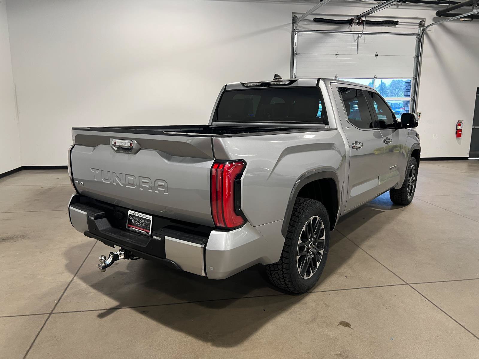 Used 2024 Toyota Tundra Limited AWD/4WD image 3