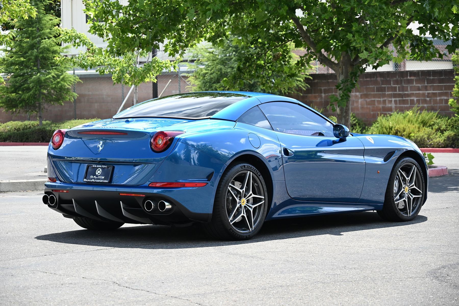 Used 2015 Ferrari California T RWD image 7