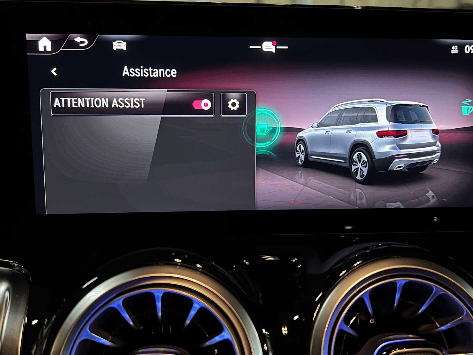 Certified 2025 Mercedes-Benz GLB 250 4MATIC image 37