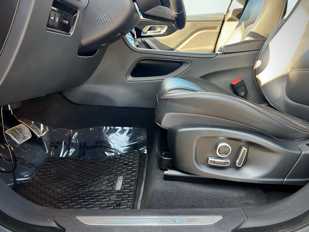 Used 2019 Jaguar F-PACE Prestige AWD/4WD image 34