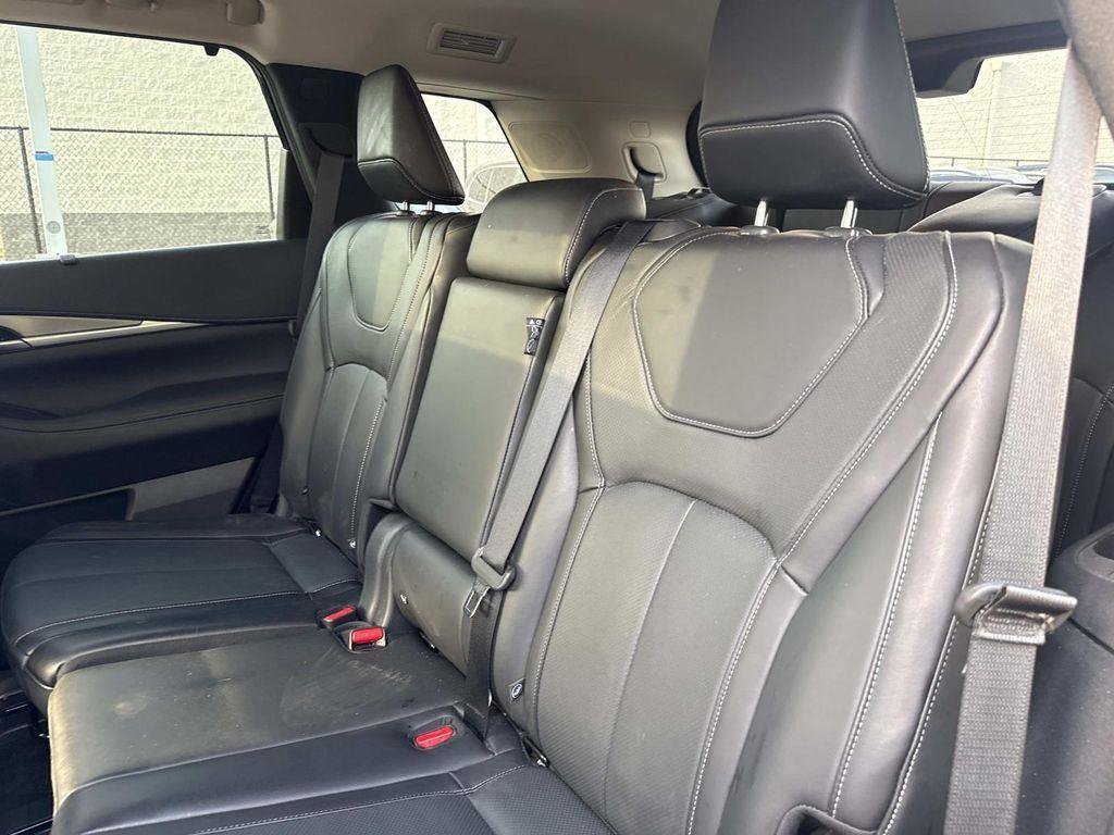 Used 2025 INFINITI QX60 Luxe w/ Vision Package AWD/4WD image 34